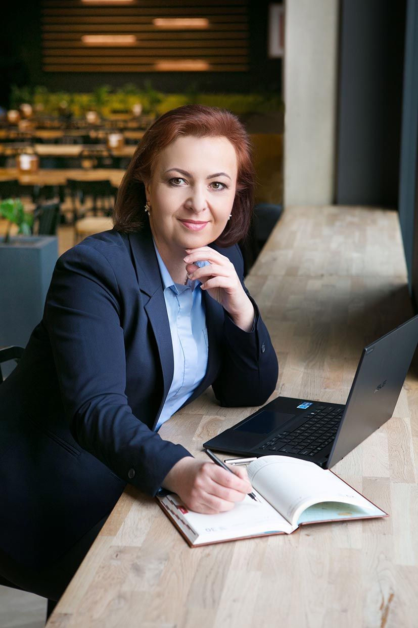 Agnieszka - wizerunek profesjonalny, ale nie przesadnie formalny
